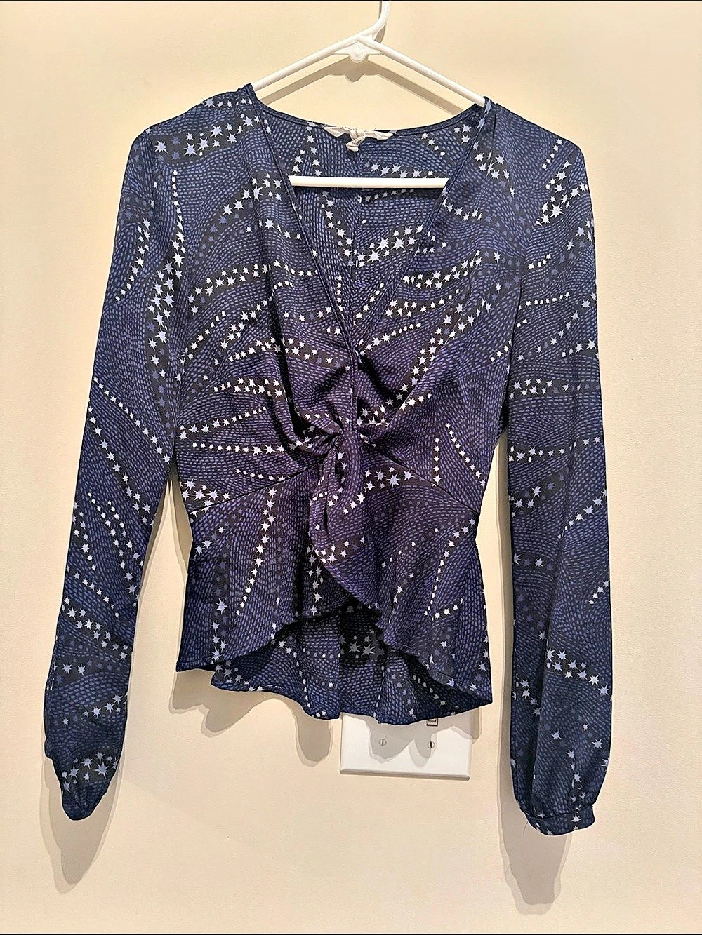 BCBG Generation Printed Long Sleeve Blouse in Blue & White Size XS